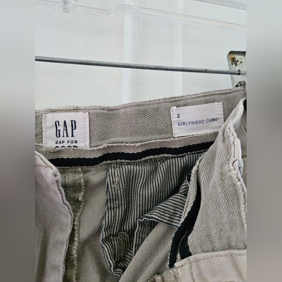 GAP size 2 girlfriend Chino, tan - Picture 3 of 3
